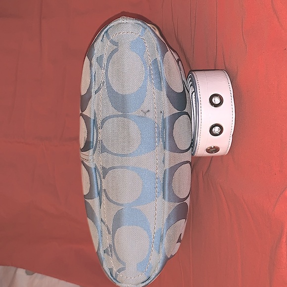 COPY - COACH Signature “C” Baby Blue Jacquard Canvas/Leather Shoulder Bag/Purse… - Picture 3 of 7